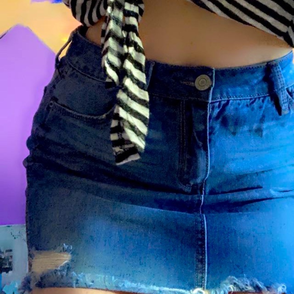 comfy high waisted jean skirt <3 xx